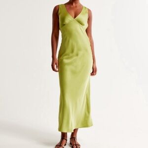 NWT Abercrombie Plunge dress